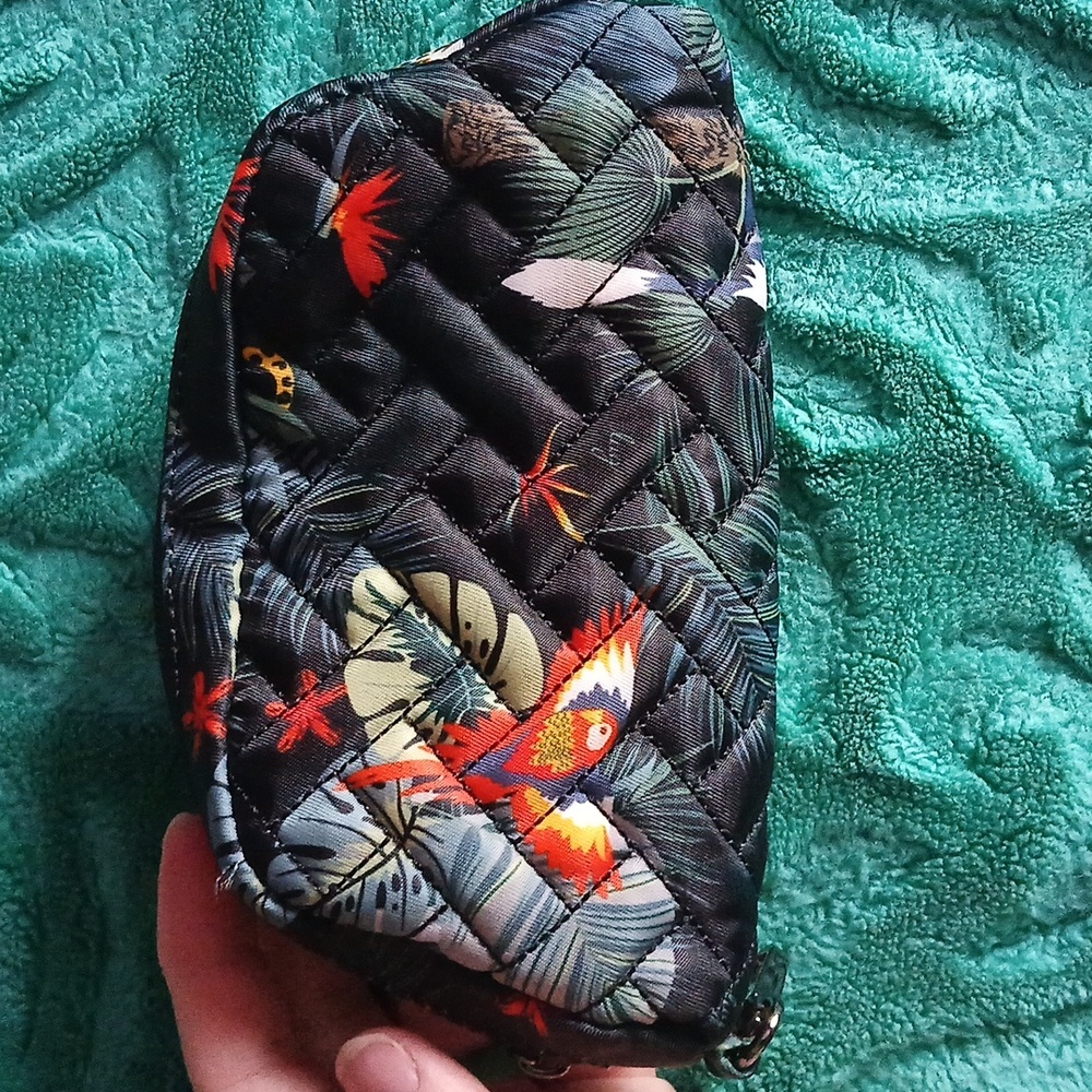Lug Pouch - Picture 2 of 3